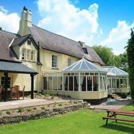 Plas Derwen Hotel Abergavenny ภายนอก รูปภาพ