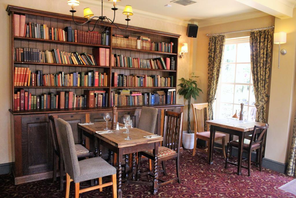 Plas Derwen Hotel Abergavenny ภายนอก รูปภาพ