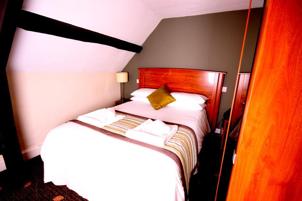 Plas Derwen Hotel Abergavenny ภายนอก รูปภาพ