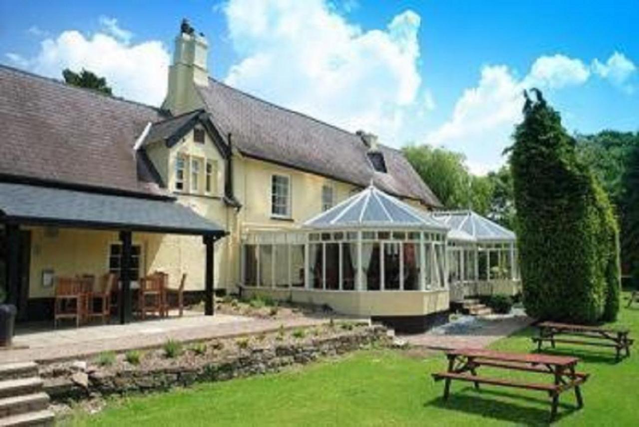 Plas Derwen Hotel Abergavenny ภายนอก รูปภาพ