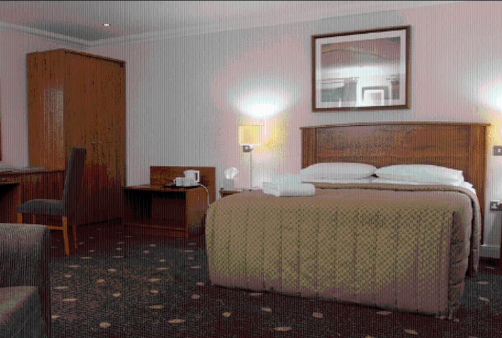 Plas Derwen Hotel Abergavenny ภายนอก รูปภาพ